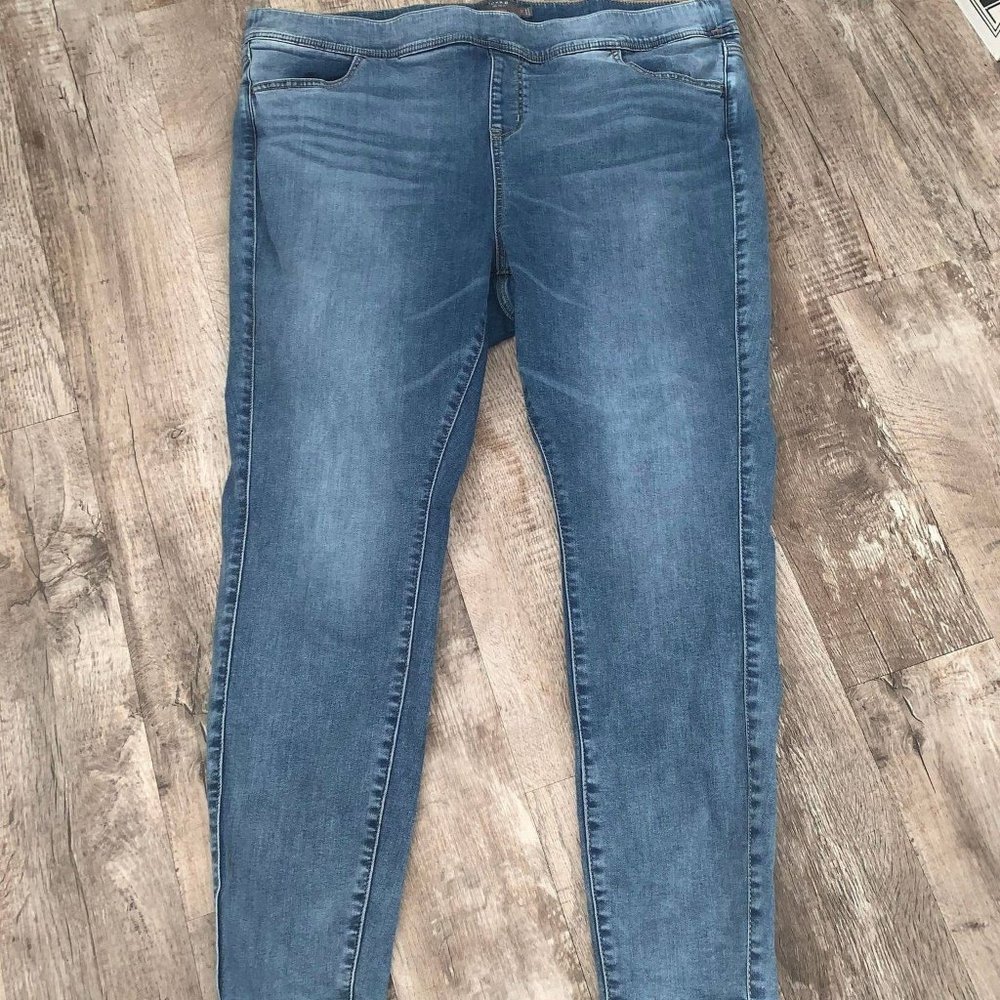 Torrid 3R Elastic Waist Pull On Denim